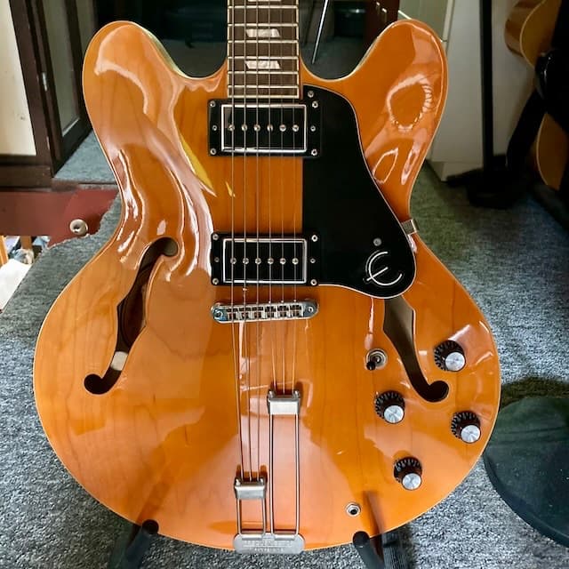 Fender VibroLux Amp-Model - Epiphone Nick Valensi