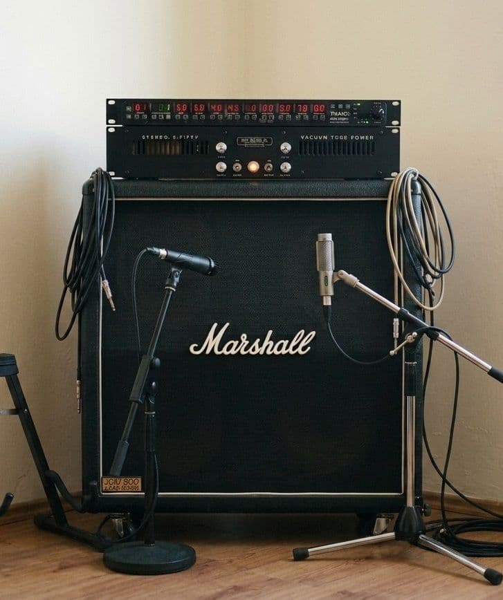 Mesa Boogie Triaxis Lead 2 Yellow & Mesa 5-Band GEQ & Marshall 1982B 4x12 & SM57 R121 Blend