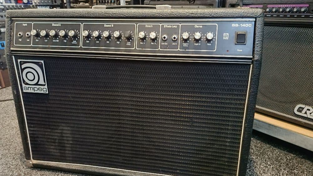 Ampeg SS-140C
