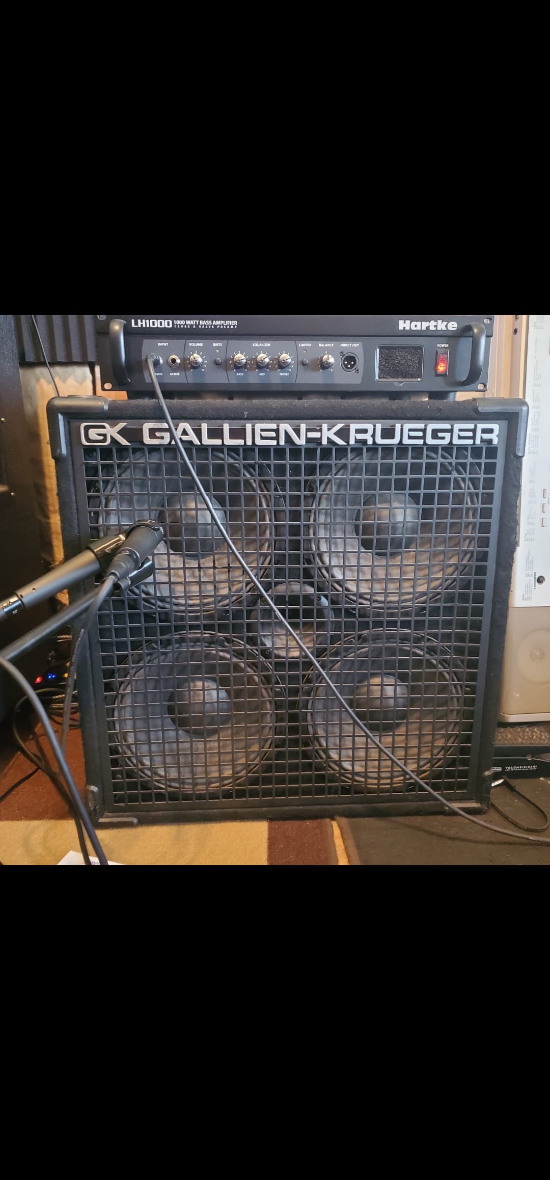 Hartke LH1000 Bass Amp - Gallien Krueger 4X10 Cab - Bass rigs