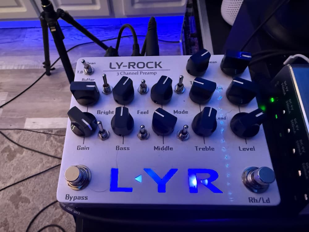 LYR Preamp Pedal w/ SD 805 Boost