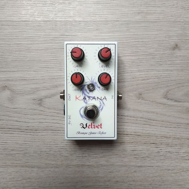 Velvet Katana - Dumble-like Tones + Anti-Aliasing