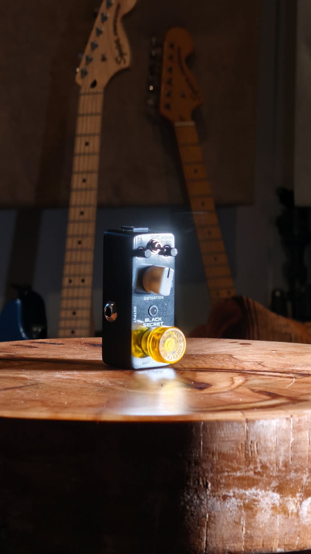 MOOER BLACK SECRET