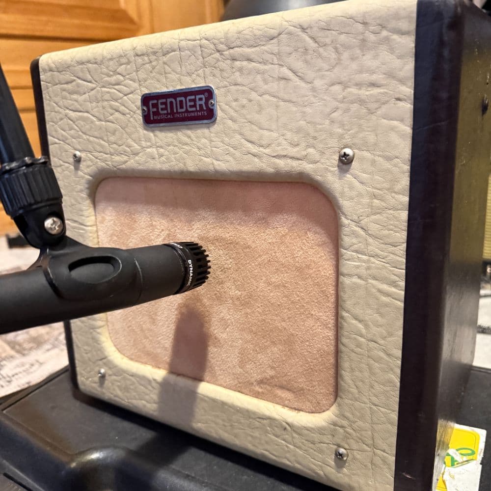Fender Champion 600 | SM57 | Vol 4/8/12 | On + Off Axis