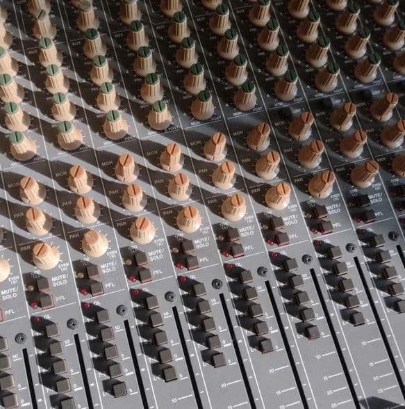! Funky RecordZ - TASCAM M2516