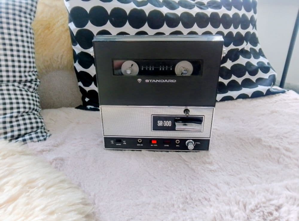 Standard SR-300 vintage reel to reel - mono home tape recorder (1970s) - 1000 epochs