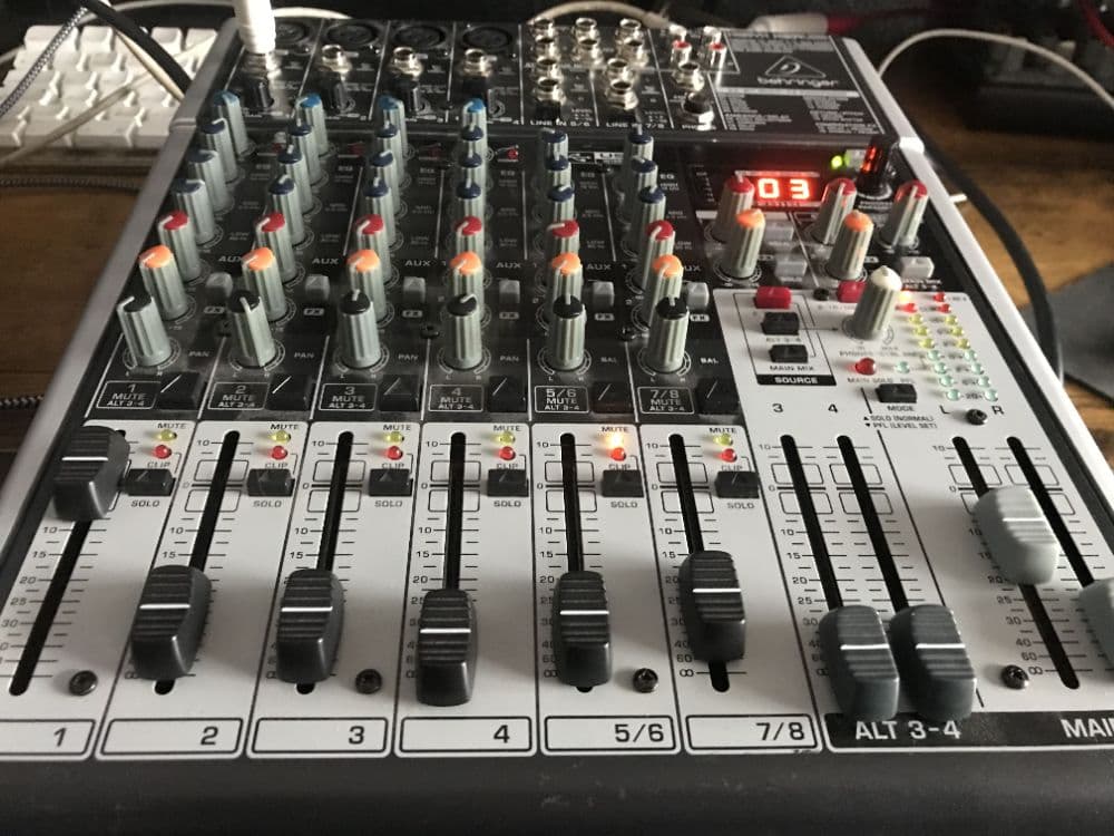 Behringer Xenyx 1204 USB Mixer - Input Clipped & Compressor On!