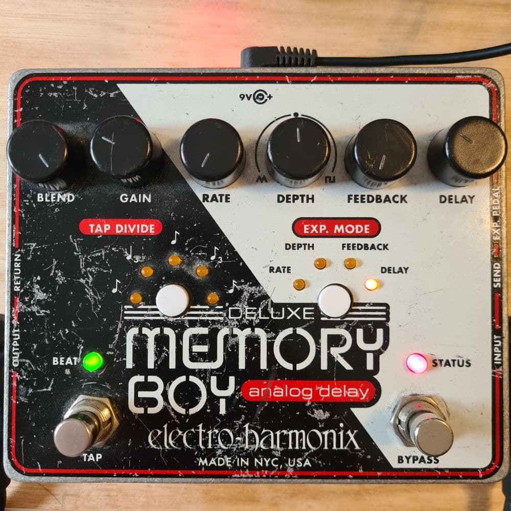 EHX DMB - Maxed out delay time for bit crushed sound (no repeats)
