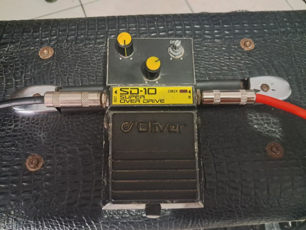 Oliver SD-10 (Boss SD-1) – Super Over Drive, Cranked