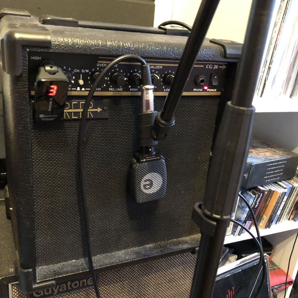 Career CG 20 Combo Broken Speaker