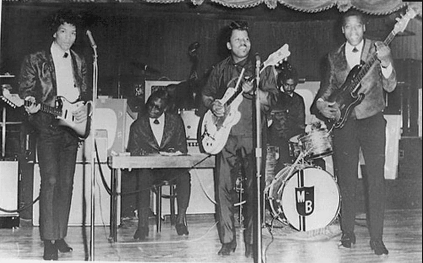 Jimi Hendrix playing Supro amplifier