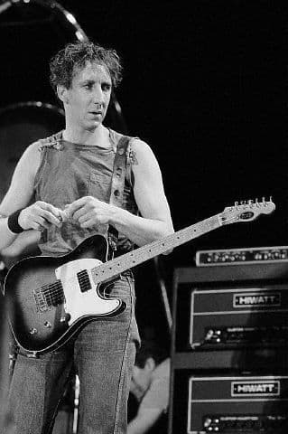 Pete Townshend playing Hi Watt amplifier